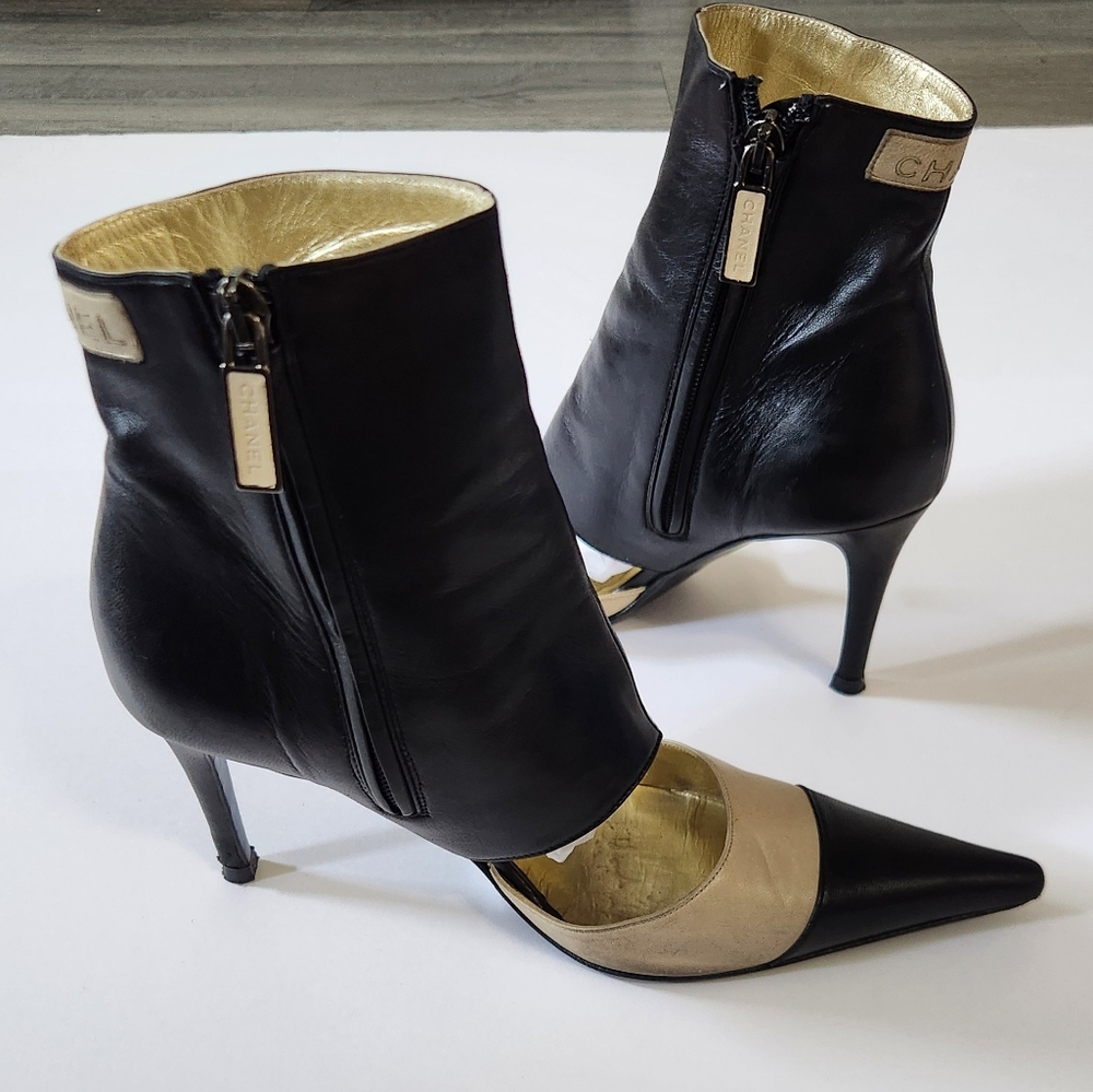 CHANEL Black‎ and Cream Heeled Boots - Picture 7 of 16